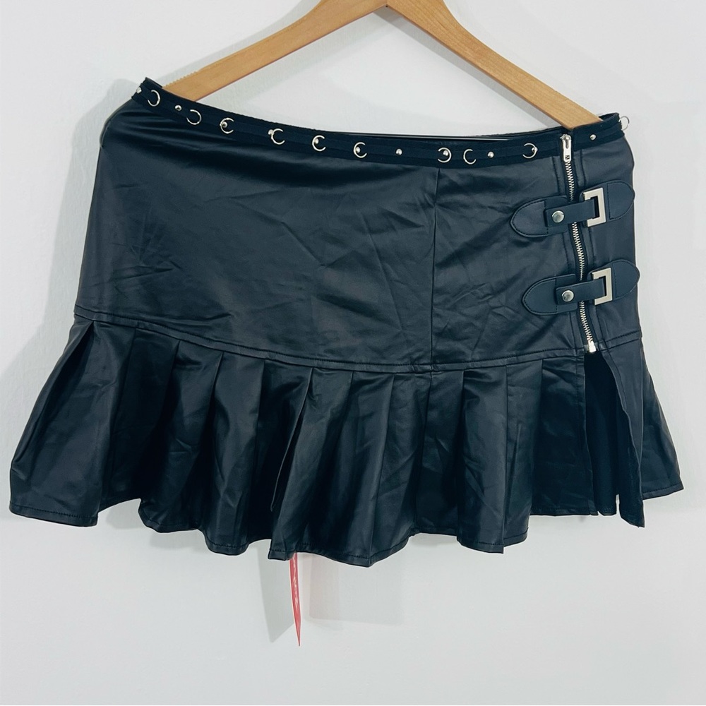 Romwe New With Tags Faux Leather Gothic Alternative Skirt With Zipper Pleated - Picture 8 of 8